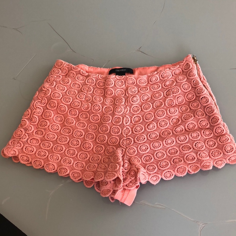 Pink circle pattern shorts